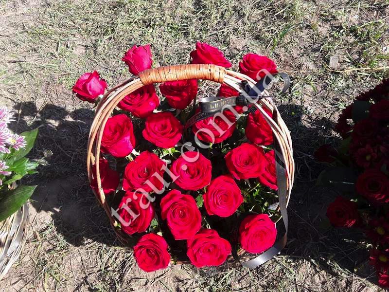ПОХОРОННЫЕ КОРЗИНЫ В НАЛИЧИИ